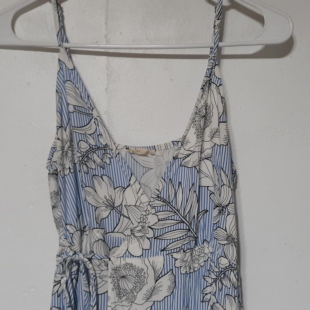 Hem & Thread Blue and White Floral Maxi Dress - Picture 3 of 12